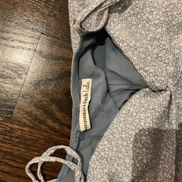 A&F Blue Floral tank top/ camisole. - Picture 3 of 3